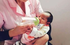 阳光大姐月嫂,专业护理，温馨服务，打造母婴健康守护者